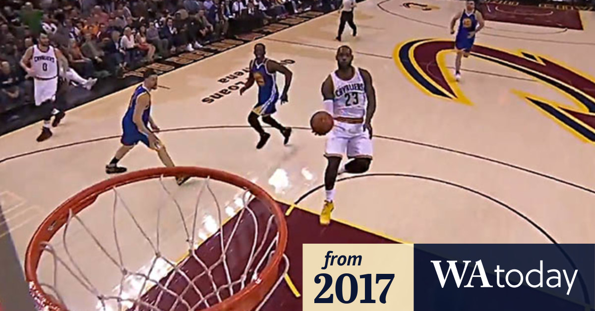 Video LeBron James throws himself an alleyoop